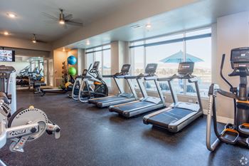 Fully equipped, 24/7 fitness facility